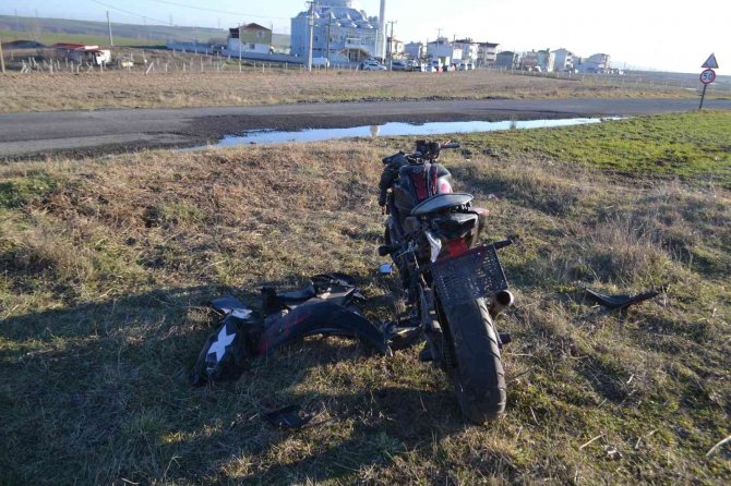 Alkollü Sürücünün Kullandığı Motosiklet Takla Attı, Hurdaya Döndü: 2 Yaralı