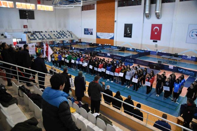 Tokat’ta Gençler Masa Tenisi Türkiye Şampiyonası Başladı