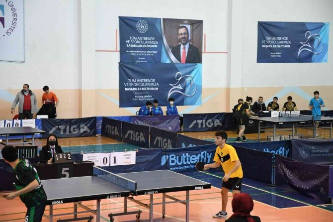 Tokat’ta Gençler Masa Tenisi Türkiye Şampiyonası Başladı
