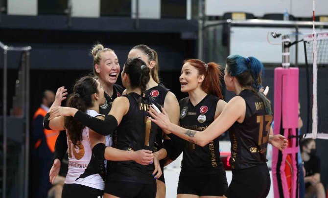 Vakıfbank, Nilüfer Belediyespor’a Set Vermedi