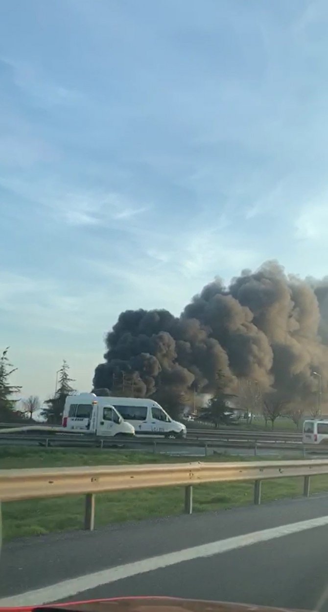 Bayrampaşa Meyve Ve Sebze Hali’nde Yangın Çıktı