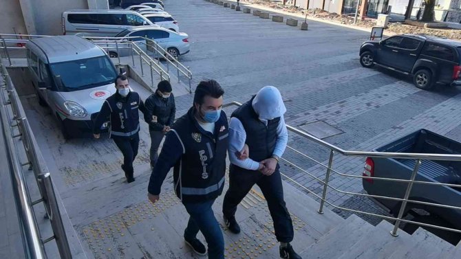 Sahte Parayla Alışveriş Yaparken Yakalandılar