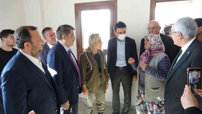 Ak Parti Antalya İ̇l Başkanı Taş: “Manavgat Yangınında Evi Zarar Gören Bir Çok Aile Bayrama Yeni Evlerinde Girecek”