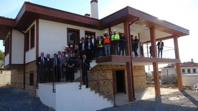 Ak Parti Antalya İ̇l Başkanı Taş: “Manavgat Yangınında Evi Zarar Gören Bir Çok Aile Bayrama Yeni Evlerinde Girecek”