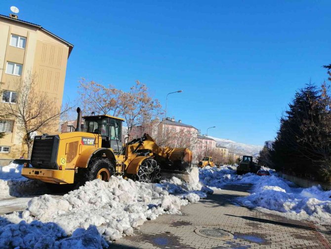 Bingöl Belediyesi Karla Mücadeleye Devam Ediyor