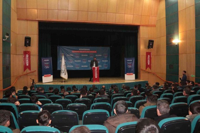 Tatvan’da ’Ekonomik Krizlere İ̇slami Çözümler’ Konferansı Düzenlendi