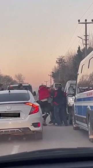 Trafikte Tekme Tokat Yol Verme Kavgası Kamerada