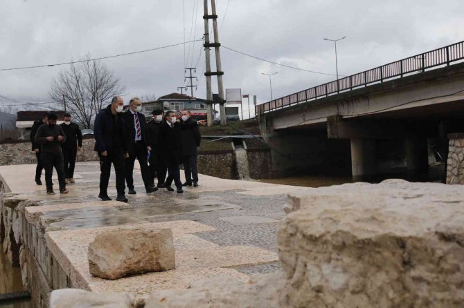 Tarihi Roma Köprüsünün Restorasyonu Sürüyor