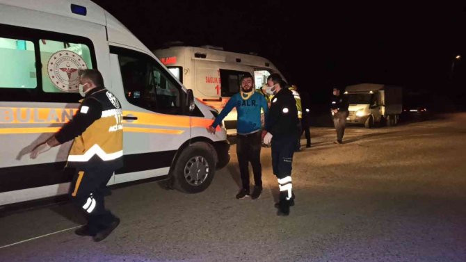 Düzce’de Otomobil Dereye Uçtu, 3 Yaralı
