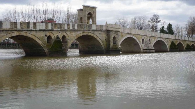 Tunca Nehri’nin Debisi Düşüşe Geçti