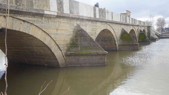 Tunca Nehri’nin Debisi Düşüşe Geçti