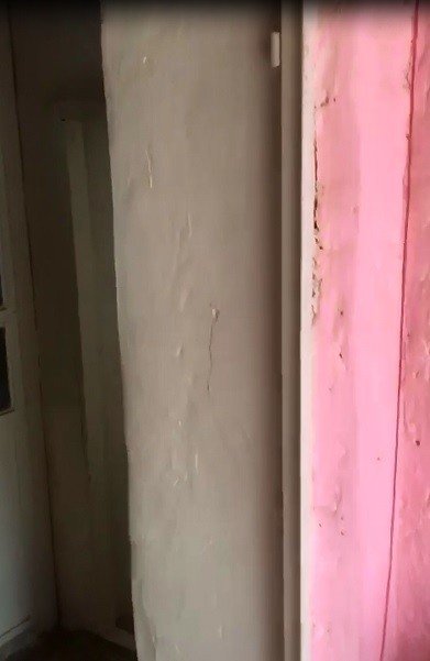 Hırsızlar Güpegündüz Kapısını Ve Pencere Korkuluklarını Çaldıkları Evi Talan Etti