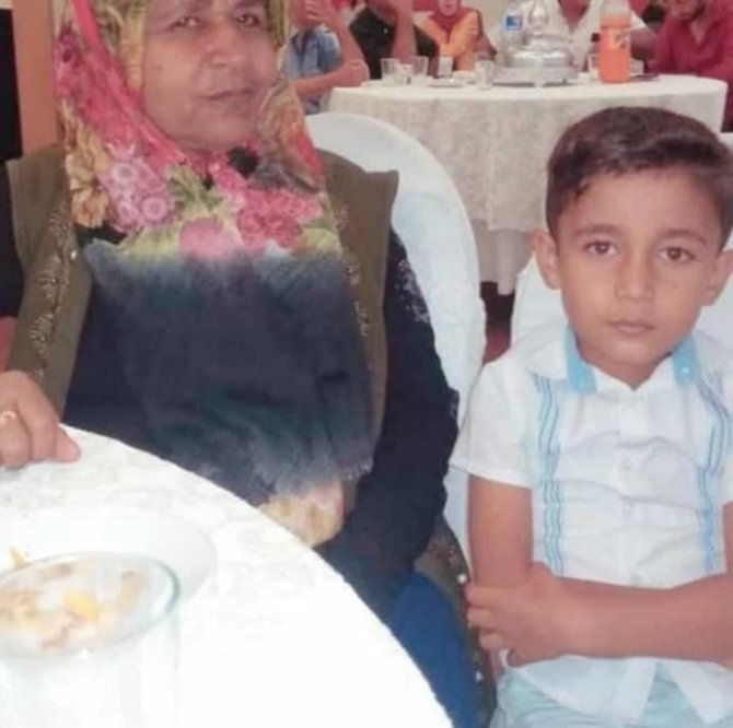 Anneanne, Kızı Ve Torunu Son Yolculuğuna Uğurlandı