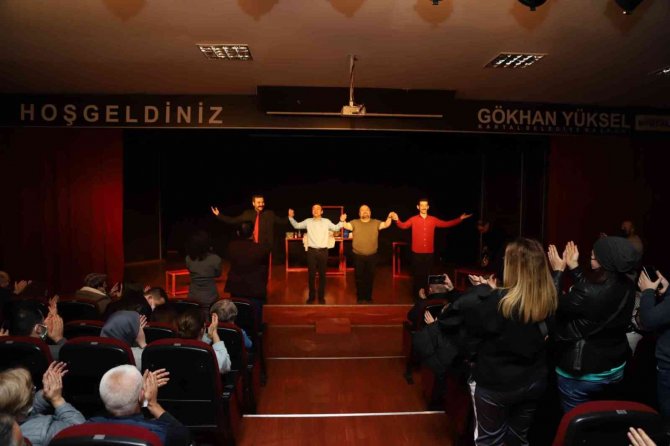 ‘İ̇yi, Kötü, Çirkin’ Adlı Tiyatro Oyunu Kartal’da Sahnelendi
