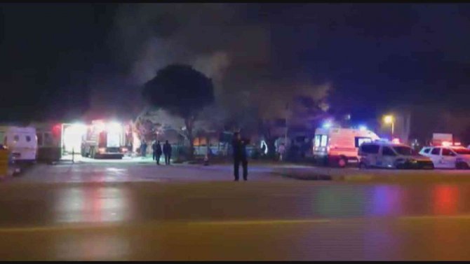 İ̇zmir’de Diş Polikliniğini Alev Alev Yandı