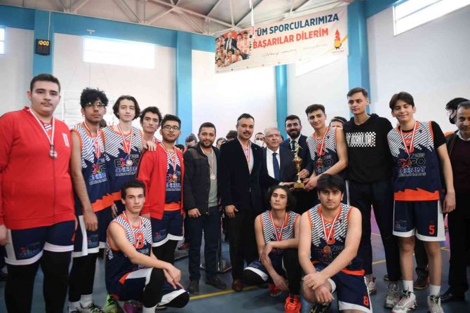 Çukurova Elektrik Anadolu Lisesi Şampiyon