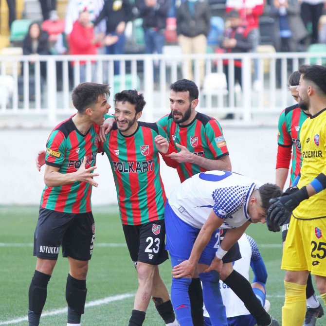 Karşıyaka 7 Maç Sonra Güldü