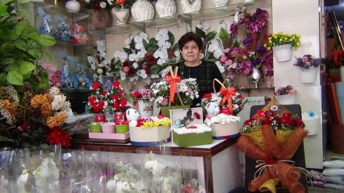 Karslı Çiçekçilerde 14 Şubat Yoğunluğu