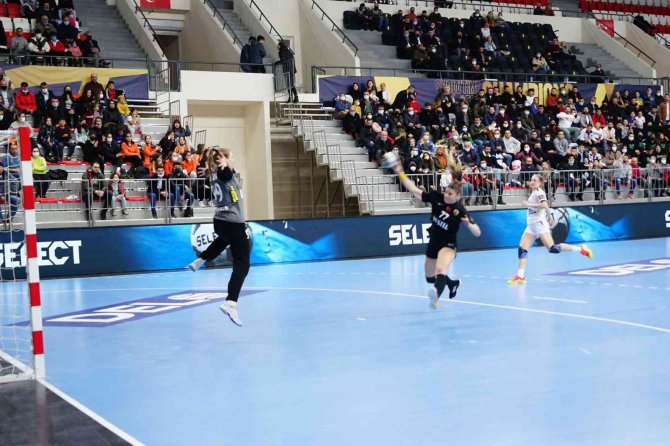 Ehf Kadınlar Şampiyonlar Ligi: Kastamonu Belediyespor: 29 - Cska Moskova: 31