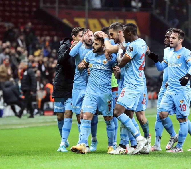 Kayserispor İ̇stanbul’dan 1 Puanla Döndü