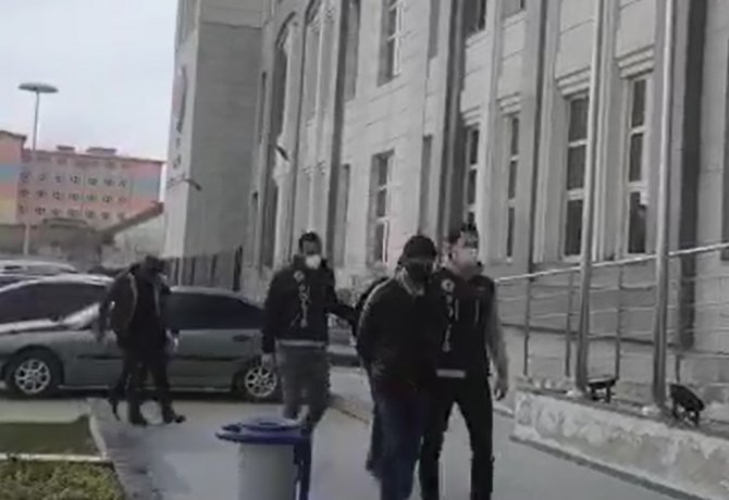 Uyuşturucu Operasyonunda 4 Şahıs Tutuklandı