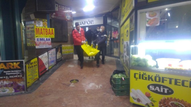 İ̇ş Merkezinde Ölü Bulundu, Vücudunda Darp İzleri Tespit Edildi