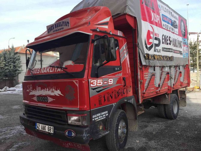 Misafirliğe Gittiği Kamyonetinin Aküsünü Çaldılar