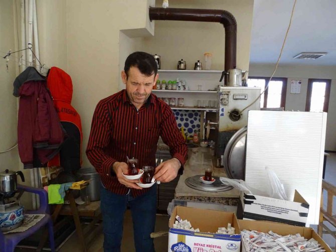 Köy Kahvesinde Odun Ateşinde Çay Keyfi