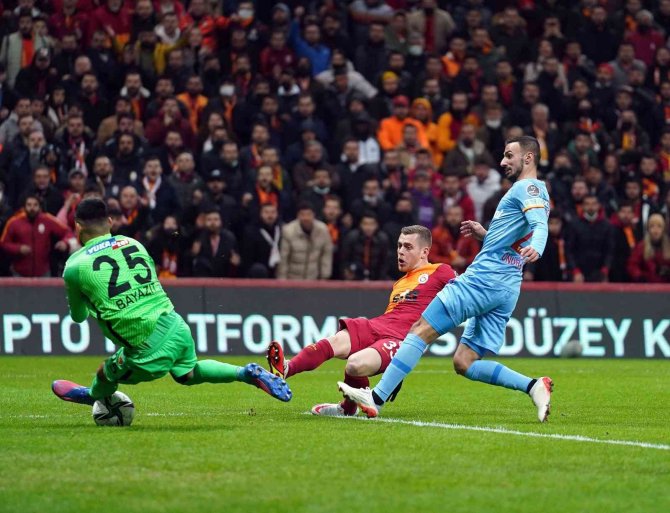 Bilal Bayazit, Ligde İlk Kez Forma Giydi