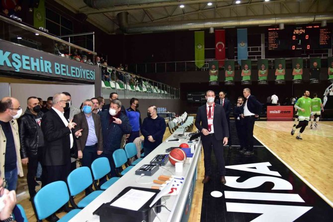 Başkan Ergün Tarık Almış Spor Tesisleri’ni İnceledi