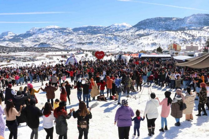 Toroslar ’Kaf Festivali’ İle Renklendi