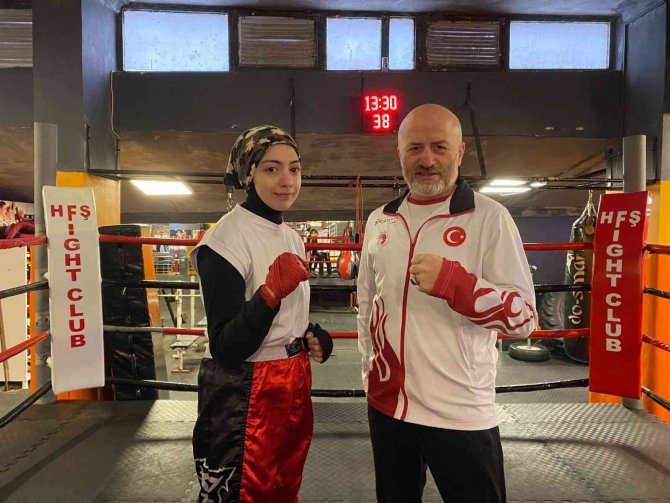 Kick Boks Türkiye Şampiyonu Oldu, Başarısını Kanser Olan Babasına Armağan Etti