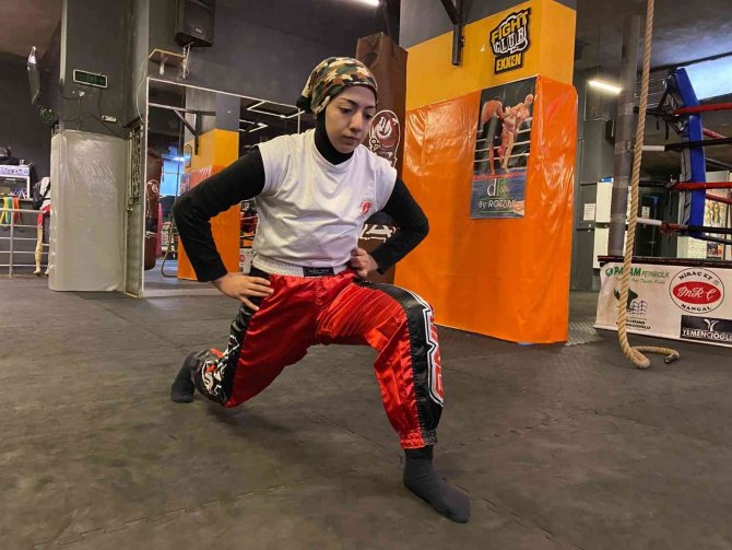 Kick Boks Türkiye Şampiyonu Oldu, Başarısını Kanser Olan Babasına Armağan Etti