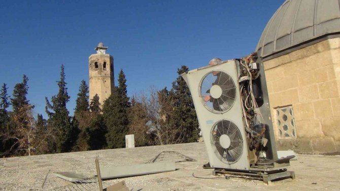 Şanlıurfa’da Hırsızlar Tarihi Caminin Klima Motorlarını Çaldı