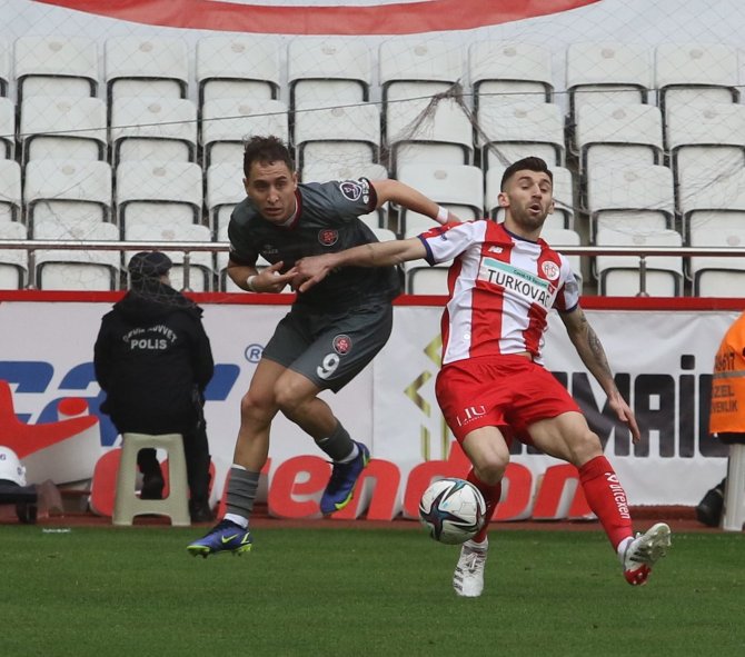 Spor Toto Süper Lig: Antalyaspor: 2 - Fatih Karagümrük: 0 (İ̇lk Yarı)