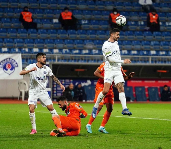 Spor Toto Süper Lig: Kasımpaşa: 0 - Aytemiz Alanyaspor: 1 (İ̇lk Yarı)
