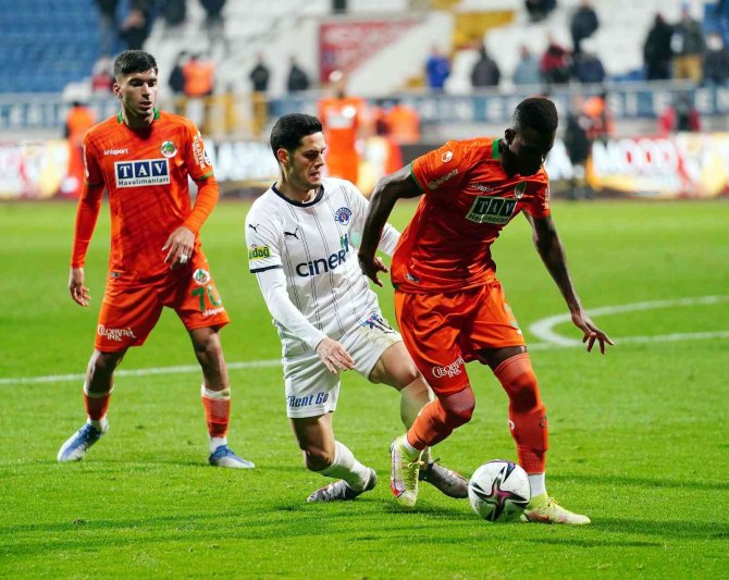 Spor Toto Süper Lig: Kasımpaşa: 2 - Alanyaspor: 2 (Maç Sonucu)