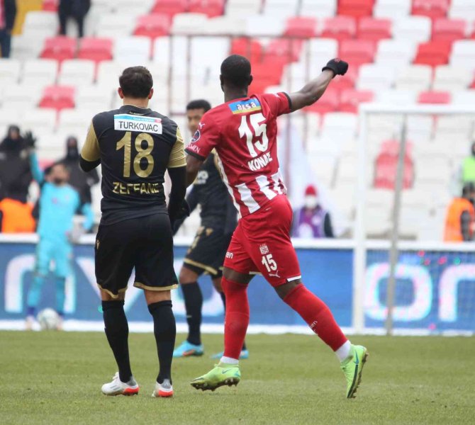 Sivasspor’da Moussa Konate İlk Resmi Maçına Çıktı