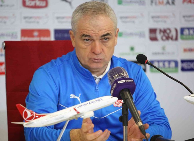Rıza Çalımbay: "Altın Değerinde 3 Puan Kazandık"
