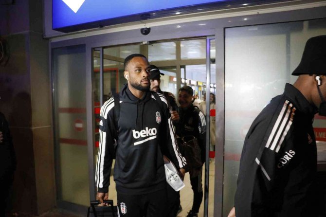 Beşiktaş, Adana’ya Geldi