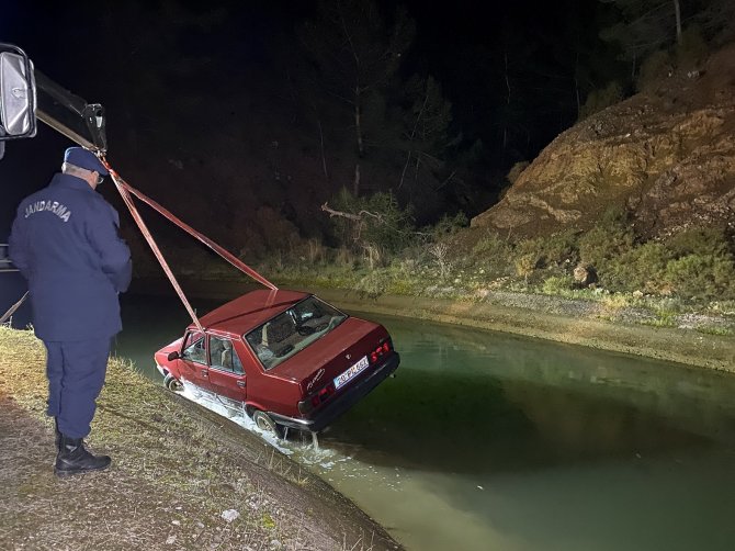 Sulama Kanalına Düşen Otomobilin Sürücüsü Hayatını Kaybetti