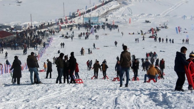 Van’da Gençlik Festivali Düzenlendi