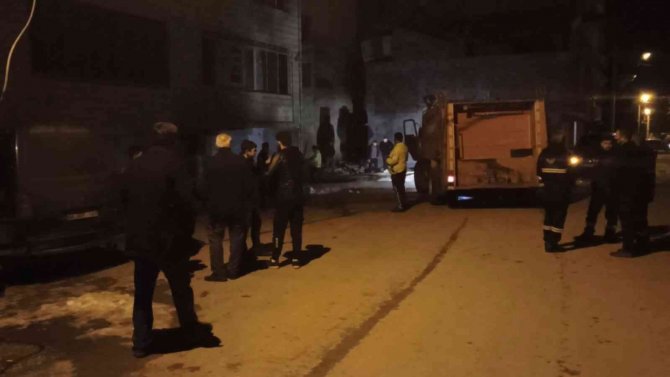 Motosiklet Tamirhanesinde Yangın: 2 Yaralı