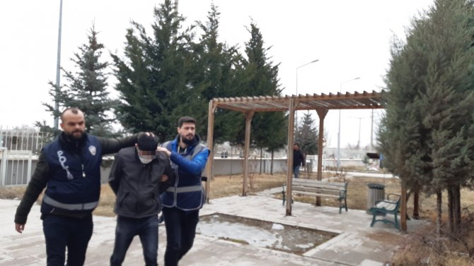 Oğlunun Arkadaşları Tarafından Maket Bıçağıyla Öldürüldü