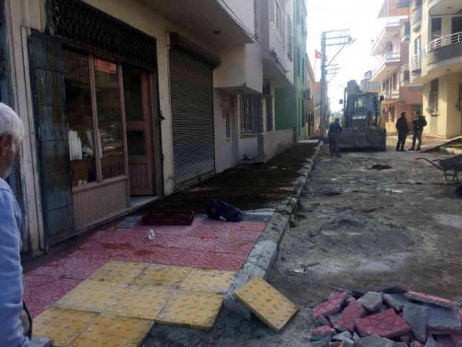 Akdeniz’de Yol Ve Kaldırım Çalışmaları Aralıksız Sürüyor