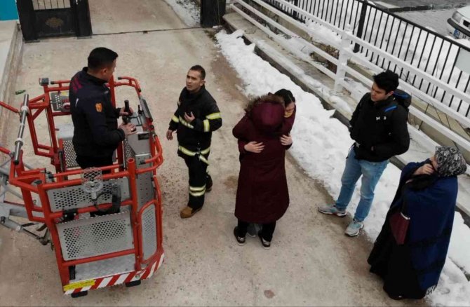 Aksaray’da Elektrik Panosunda Çıkan Yangında Can Pazarı