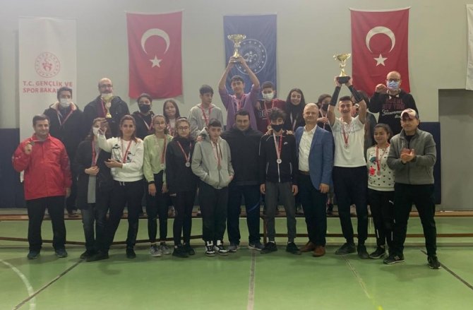 Altındağ’da Altın Smaç Aile Gençlik Voleybol Turnuvası’na Yoğun İlgi
