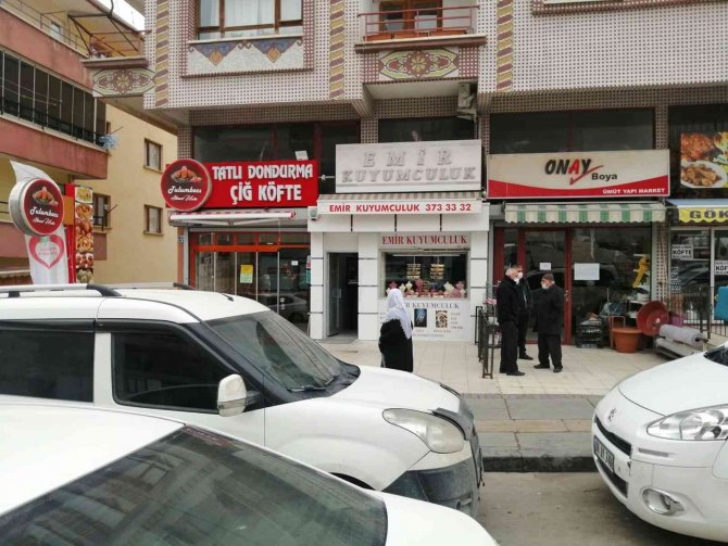 Başkentteki Silahlı Kuyumcu Soygunu Girişimi Kamerada