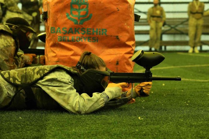 Başakşehirli Öğrenciler 12’den Vurdu