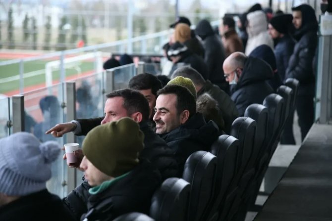 Başkan Özlü’den Takımlara Tribünden Destek